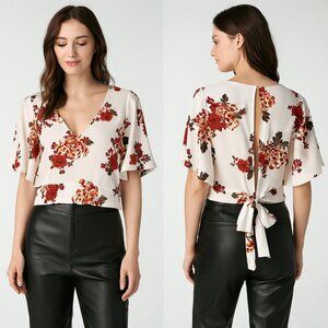 Elegant White Floral Tie-Back Blouse with Short Flutter Sleeves - Size XS